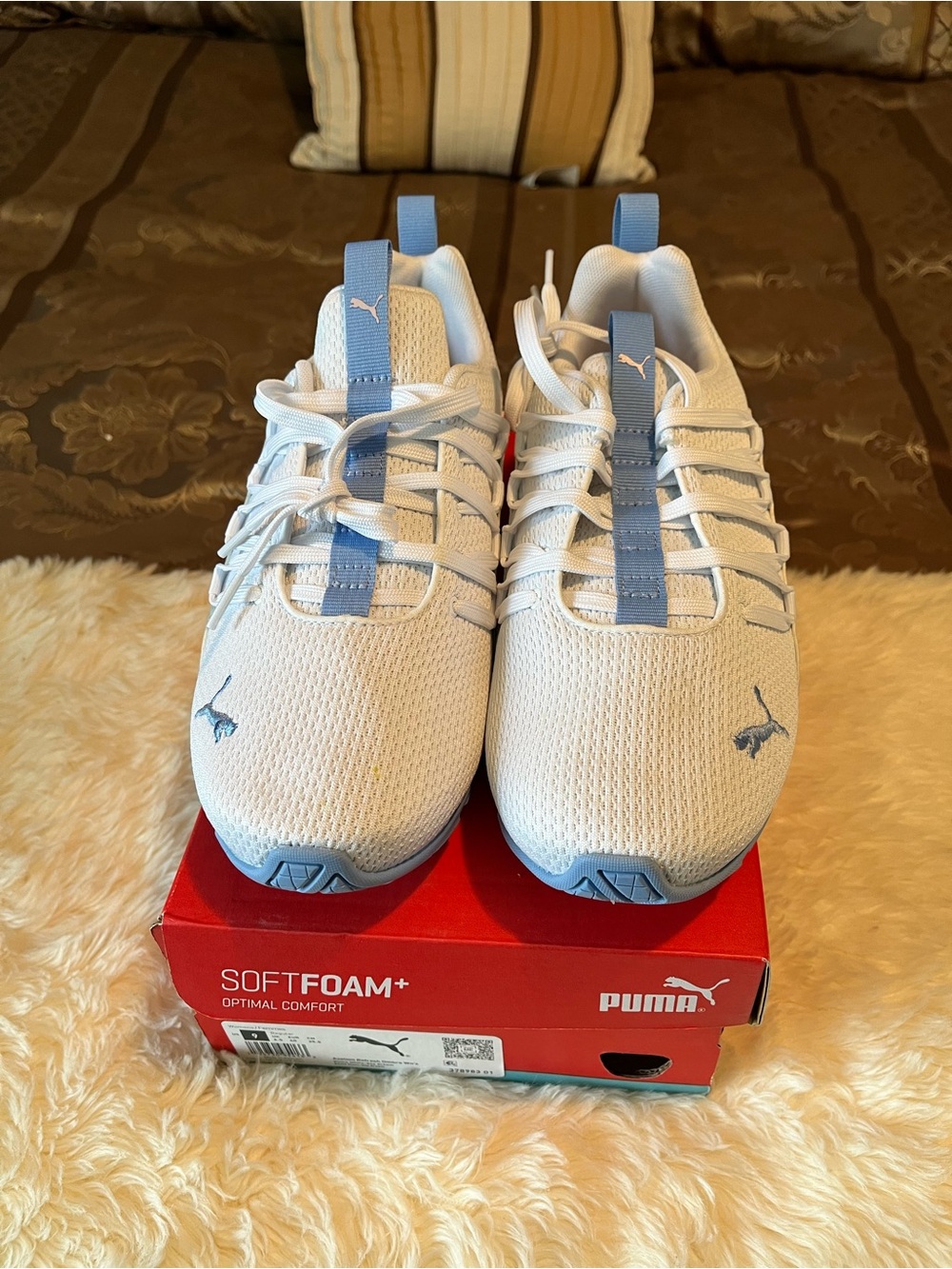 Puma woman’s size 9 Ombré sneakers